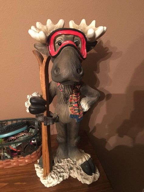 Big Sky Carvers Moose Perfect condition Approx 20 Tall Christmas Moose Decorations, New Home Necessities, Moose Lodge, Moose Decor, Carving Projects, Automotive Decor, Carving Art, Bear Figurine, Wood Carving Art