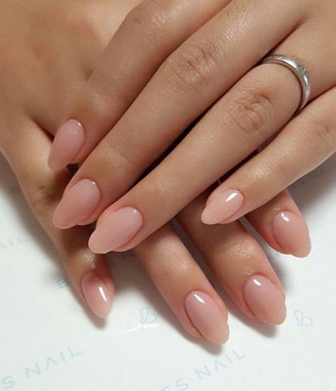 New Nails Design, Neutral Nail Polish Colors, Nails Design Natural, Neutral Nail Color, Neutral Nail Polish, Grey Nail Polish, Dark Nail, Easy Nail Art Designs, Minimalist Nail