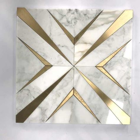 Source Gold metal brass inlay white marble water jet mosaic on m.alibaba.com Marble Inlay Designs, Brass Tile, Gold Mosaic Tile, Marble Waterjet, Marble Floor Pattern, Tile Inlay, Inlay Flooring, Mosaic Bathroom Tile, Marble Flooring Design