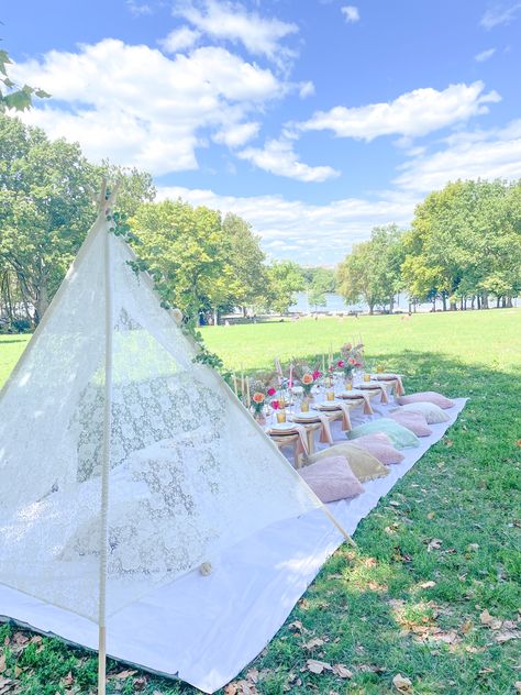 It’s a bridal shower! We are so honored to host this beautiful bridal shower #aestheticfeed #aesthetictumblr #tiktok #instagram #insta #picoftheday #nycview #bridalshowerideas #bridalparty #bridesmaid #bride #teambride #luxurypicnic #popuppicnic #nyc #ny #bucketlist #celebrationideas #partyidea #dreampicnic #flowers #outdoorwedding #smallparty #trending #willyoubemybridesmaid Bridal Shower Setup, Outdoor Bride, Picnic Style, Team Bride, Will You Be My Bridesmaid, Outdoor Party, Bride To Be, Outdoor Wedding, Bridal Party