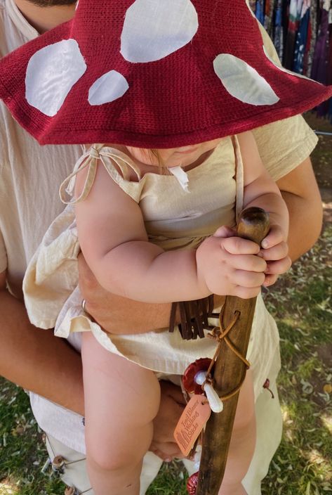 Renaissance Faire outfit idea mushroom Renfair Outfit Ideas, Ren Faire Stroller, Fairy And Mushroom Costume, Pregnant Ren Faire Costume, Baby Ren Faire Costume, Baby Mushroom Costume, One Year Old Halloween Costume, Mushroom Photoshoot, Mushroom Halloween Costume