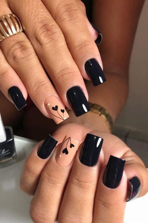 Black nail art design has always been very popular, many women have a special preference for black nail design. Black is a very powerful color. It is solemn and elegant. There is a heavy feeling… Black Designs, Heart Nail, Black Nail Art, Pretty Nail Art Designs, Black Nail Designs, Black Nail, Pretty Nail Art, Heart Nails, Nail Designs Spring