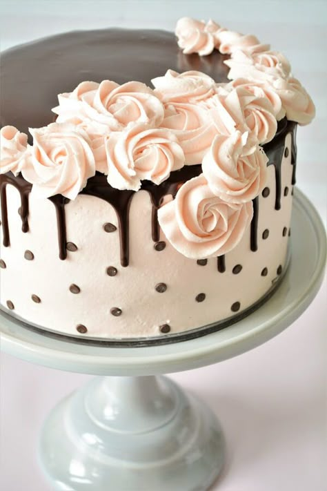 Polkadot Drip Cake - Curly Girl Kitchen Creative Cakes Easy, Pretty Cakes Easy, Cake Designs Simple Easy, Fun Birthday Cakes For Women, Cute Simple Cakes, Cake Decorating Ideas Simple, Simple Chocolate Cake Decoration, Chocolate Cake Decoration Birthday, Cute Birthday Cake Ideas