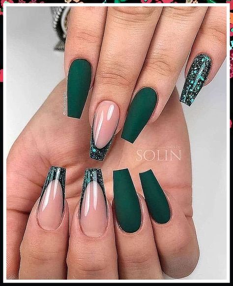 Winter Nails Inspiration - Found Your Desire - Act swiftly or you will lose it. Visit for more! Gradation Nails, Camo Nails, St Patricks Day Nails, Art At Home, Gold Glitter Nails, Green Nail Designs, Nail Art At Home, Pointed Nails, Ballerina Nails