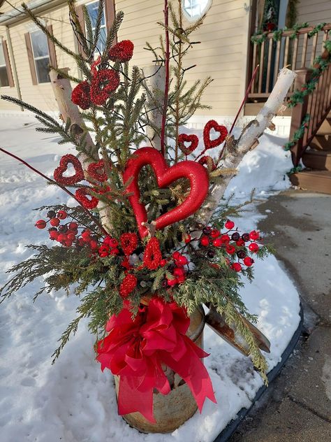 Outdoor Valentines Day Decorations, Valentine’s Day Outdoor Planter, Valentines Planter Ideas, 4th Of July Floral Arrangements, Valentines Arrangements Floral Design, February Decorating Ideas, Valentine Front Porch Ideas, Valentine Porch Decorating Ideas, February Wreath