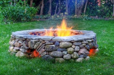 River Rock Fire Pit Diy Fire Pit, Have Inspiration, Outside Living, Cool Ideas, Backyard Fun, Firepit, Outdoor Fire, Outdoor Projects, Outdoor Design