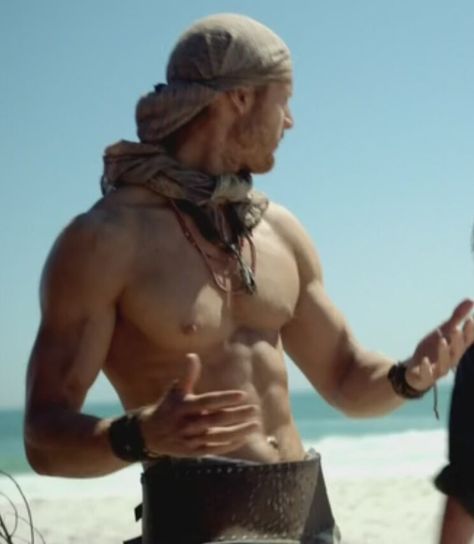 Tom Hopper Billy Bones, Tom Hopper, Captain Flint, Actors Funny, Pirate Adventure, Black Sails, Pirate Life, Treasure Island, Hot Actors