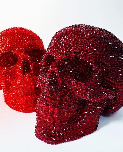 Handmade Dark Siam Rhinestone Skull The Dark Siam Rhinestone Skull is Handmade to order using the finest Plaster of Paris.  It is then covered, by hand, with over 3000 Rhinestones.  Although it takes a long time to do and requires a LOT of patience, the end result is totally worth it! Skull Dimensions (approx) Width : 14 cm Height : 15cm Depth : 20cm Weight : 2 kg This Skull is handmade to order. Each Rhinestone is hand glued by myself and therefore it can take up to 2 weeks for a custom Rhinest Rhinestone Skull, Bejeweled Skull Diy, Rhinestone Skull Decor, Red Crystal Rhinestone Jewelry, Crystalized Skull, Diy Rhinestone Crafts, Castle Decor, Rhinestone Crafts, Nightclub Design