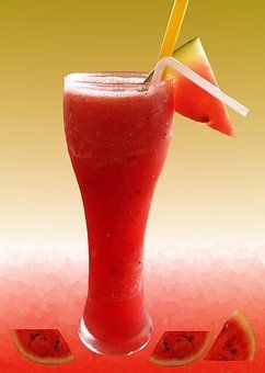 Frozen Watermelon and Canned Peach Slushie that tastes amazing and you don't have to wait for fruit to be in season. #watermelon #peach #slushie #drink Jus Tomat, Low Cal Diet, Juice Watermelon, Mint Juice, Watermelon Smoothie Recipes, Melon Juice, Melon Smoothie, Best Healthy Smoothie Recipe, Smoothie Recipes For Kids