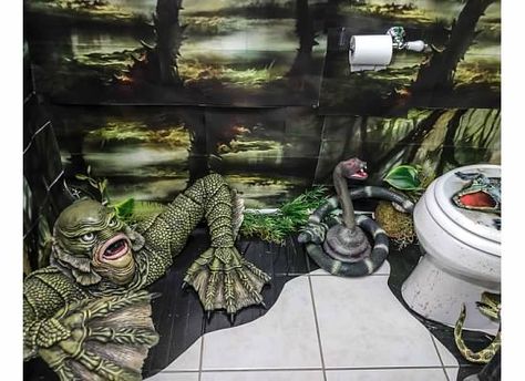 Awesome Creature from the Black Lagoon bathroom on Halloween Forum Sea Monster Bathroom, Lagoon Bathroom, Monster Bathroom, Halloween Scene Setters, Hollywood Monsters, Swamp Monster, Fright Fest, Classic Monster Movies, Monster Decorations