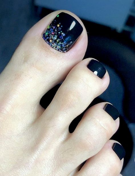 Toes Nails Designs, Toes Nails Colors, Black Toe Nails, Toe Nail Colors, Toe Nails Designs, Fall Toe Nails, Toe Nail Design, Feet Nail Design, Pedicure Designs Toenails