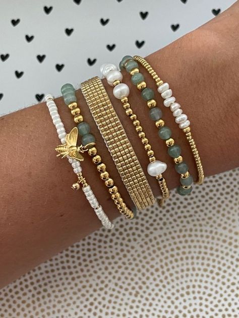 Preppy Jewelry, Funny Twitter, Wrist Jewelry, Beads Bracelet Design, Jewelry Accessories Ideas, Classy Jewelry, Jewelry Essentials, Jewelry Lookbook, Stacked Jewelry