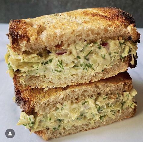 It’s picnic season and I have the best sandwich for you! I posted this on Instagram a while back, and it was super popular. It’s chopped artichoke salad on toast! Fall Vegetarian Sandwich, Sweet Potato Sandwich Recipes, Cold Veggie Sandwich, Vegan French Dip Sandwich, Broccoli Sandwich Recipes, Artichoke Sandwich Recipes, Vegan Deli Sandwich, Spinach Sandwich Recipes, Deli Food Ideas