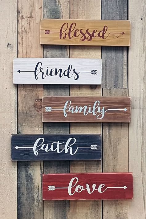 I love these arrow signs. You can choose any word you like and pick your colors and arrow direction. #woodcrafts Arrow Words, Arrow Signs, Diy Wood Signs, Pallet Crafts, Diy Holz, Pallet Signs, Rustic Wood Signs, Pallet Art, Diy Pallet Projects