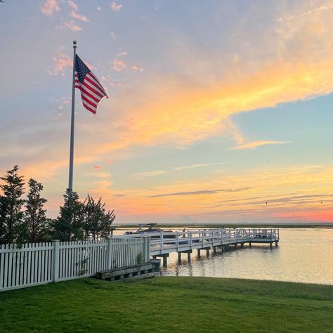 East Coast Preppy Aesthetic, Stone Harbor New Jersey, Harbor Aesthetic, New Jersey Aesthetic, Beach Town Aesthetic, Summer Hamptons, Avalon New Jersey, Cape Cod Aesthetic, Costal Granddaughter