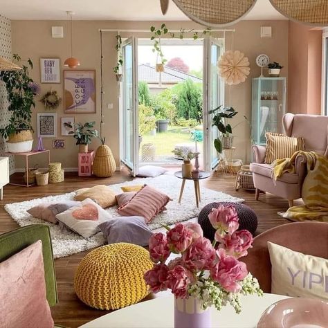 Cute Home Inspiration, Feminine Boho Living Room, Cozy Pastel Aesthetic, Cozy Pink Living Room, Cute Sofas, Colorful Room, Cute Living Room, Pastel Boho, Colourful Living Room