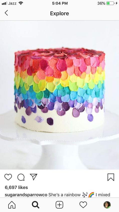 Rainbow Cake Decoration, Trolls Birthday Cake, Cupcakes Design, Rainbow Layer Cakes, Holiday Desserts Table, Rainbow Birthday Cake, Buttercream Flower Cake, Patterned Cake, Easy Cupcakes