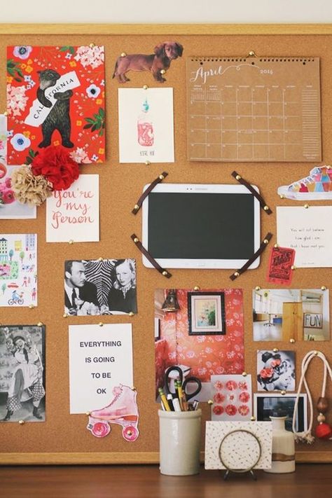 Cork Board Ideas, Pin Board Ideas, Office Bulletin Boards, Corkboard Ideas, Pretty Office, Creative Workspace, Fashion Inspiration Board, Inspiration Boards, Cork Board