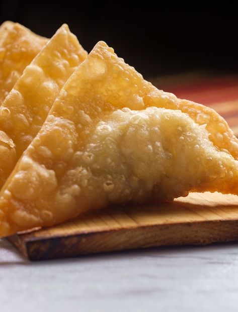 Air fryer wontons recipe: the best appetizer. Fried wontons are crispy and crunchy wontons that you can make in your air fryer. #airfryer #wontons #appetizers #party #chinese via @slavabondarev Wantons In Air Fryer, Air Fry Wonton Recipes, Air Fry Wontons, Wonton Wrapper Recipes Air Fryer, Air Fried Wonton Recipes, Air Fryer Recipes Wonton Wrappers, Air Fryer Wonton Recipes, Air Fryer Won Tons, Air Fried Wontons