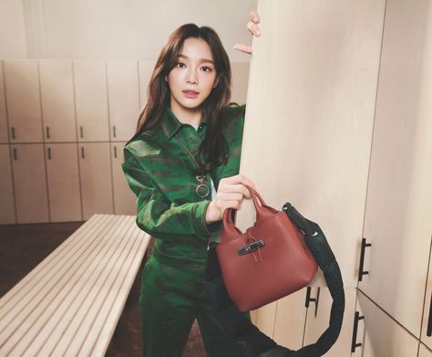 Sleek Wardrobe, Longchamp Roseau, Korean Bag, Kim Se Jeong, Se Jeong, Fisherman Sandals, Press Tour, Scarf Tying, Emily Ratajkowski