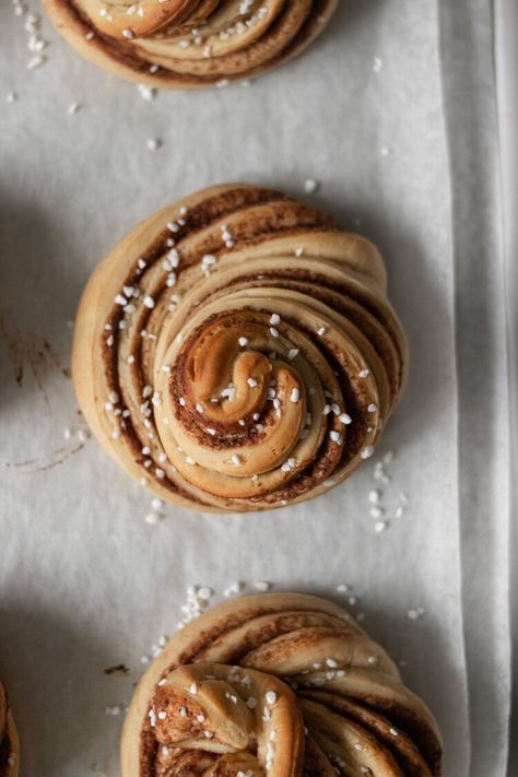 Sweet Dough Swirl Buns With Chocolate Date Tahini — sleepingmakesmehungry Date Tahini, Bun Dough Recipe, Life Is Crazy, Breakfast Donuts, Sweet Dough, Clean Sheets, Working At Home, Remote Learning, Chocolate Cinnamon