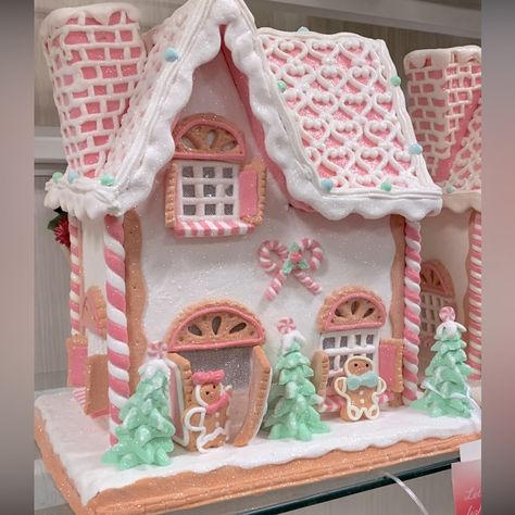 New Pink Gingerbread Clay Dough House #Pinkgingerbread #Gingerbreadhouse #Pinkchristmas Gingerbread Themed Christmas Decor Pink, Pink Christmas Gingerbread House, Cute Gingerbread House Drawing, Cute Ginger Bread Houses, Pink Christmas Wall Decor, Gingerbread House Village Ideas, Gingerbread House Ideas Pink, Gingerbread House Colorful, Whimsical Gingerbread House