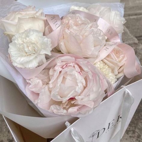 Pink Vibes, Princess Aesthetic, Bouquet Of Flowers, Aesthetic Themes, Pink Princess, 가을 패션, Pink Peonies, My Flower, Pink Aesthetic