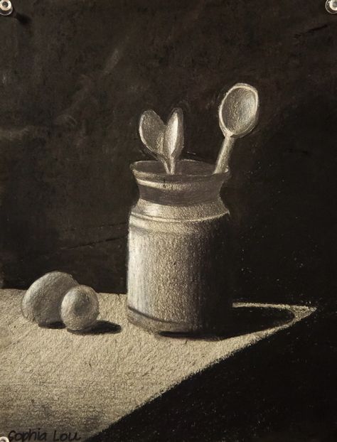 Value In Drawing, Chiaroscuro Still Life, Chiaroscuro Drawing, Elements Photography, Value Scale, Cj Hendry, Life Drawings, Pencil Sketching, Art Assignments