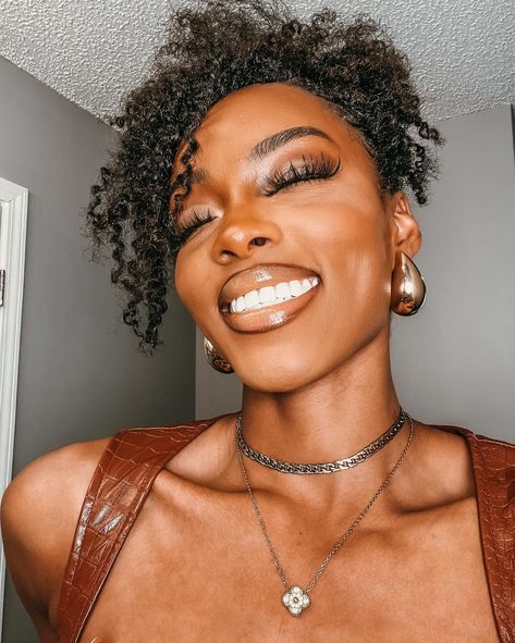 pov: i did a concealer lip combo… its serving breakfast lunch and dinner honeyyyy 🤎 swipe to see what products i used! comment ATE for direct links + shade names 🤭 • • #slimreshae #lipcombo #concealerhack #brownlip #ombrelip #lattemakeup #lipstickhack Brown Lip Liner Black Women, Afro Lips Makeup, Lipcombo Light Skin, Brown Ombre Lips On Black Women, Lipcombo Brown Skin, Lipstick Hacks, Ombre Lips, Lip Combo, Breakfast Lunch