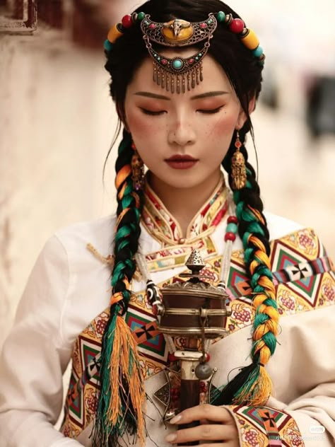 Mongolian Aesthetic, Mongolian Woman, Tibetan Clothing, Hair Reference, Traditional Fashion, World Cultures, Traditional Dress, Fantasy Clothing, Fantasy Fashion