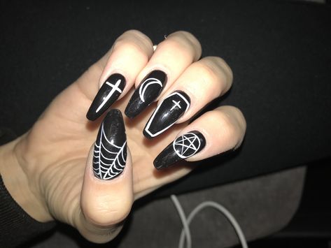 Spooky Coffin Acrylic Nails, Goth Coffin Shaped Nails, Pentagram Nail Art, Spooky Nails Coffin, Spooky Nails Acrylic Coffin, Spooky Coffin Nails, Goth Coffin Nails, Satanic Nail Art, Gothic Nails Coffin