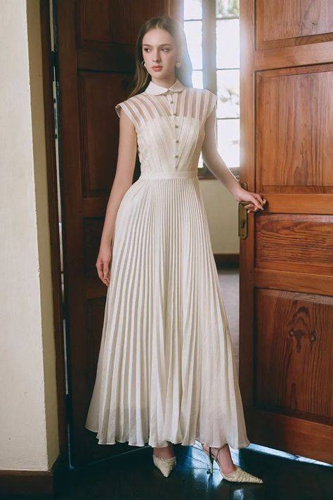 Timeless Elegance Style, Aristocrat Fashion, Cream Dress Outfit, Crepe Dresses, Money Clothing, Mean Blvd, Calf Length Dress, Elegant Dresses Classy, Timeless Dress