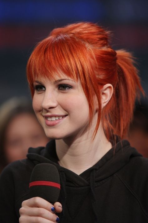 Redhead Hair Color, Ponytail Haircut, Red Orange Hair, Haley Williams, Bangs Fringe, Front Bangs, Cute Ponytails, Red Copper, Hayley Williams