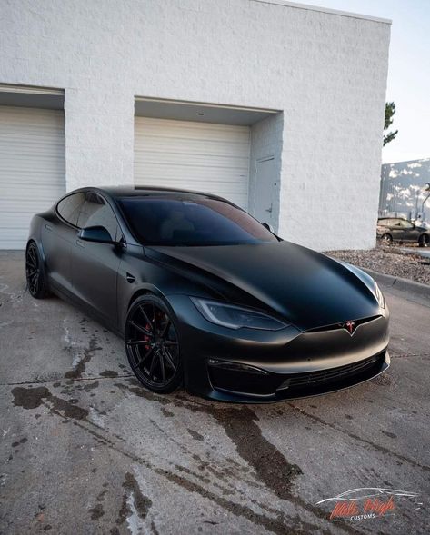 Tesla Modified, Aesthetic Beautiful Wallpaper, Tesla Sports Car, Hippie Car Interior, Tesla Model S Black, Inside Car Decorations, Diy Car Accessories, Aesthetic Car Decor, Model 3 Tesla