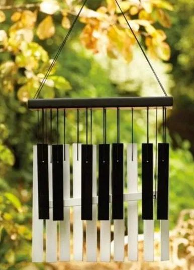 Music Theme Room, Piano Hammers, Piano Crafts, Pump Organ, Make Wind Chimes, Key Crafts, Piano Decor, Piano Parts, Trendy Music