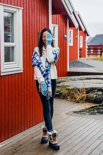 Norway Autumn Outfits, What To Wear In Norway Winter, Norway Outfit Autumn, Norway Fashion Winter, Norwegian Fashion Street, Norway Outfit Winter, Norway Winter Outfits, Norwegian Outfits, Scandinavian Winter Outfits