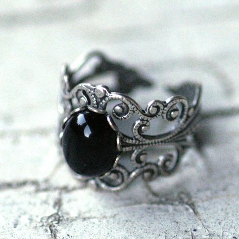 Goth Jewelry, Cameo Ring, Black Onyx Stone, Ring Black, Filigree Ring, Onyx Ring, Onyx Stone, Gothic Jewelry, Pretty Jewellery