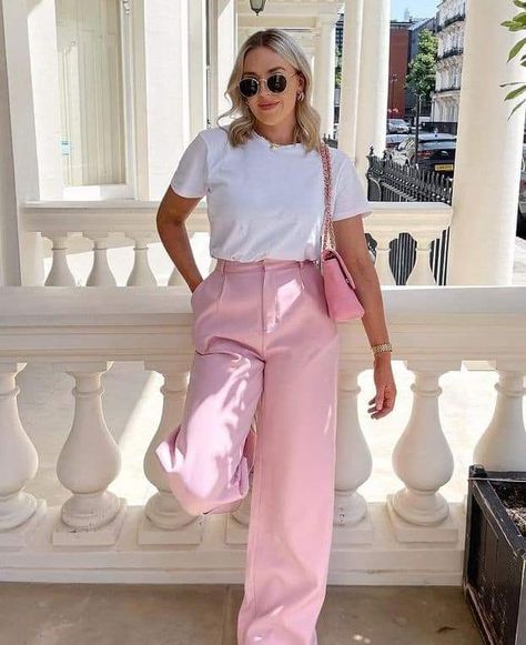 Pink Trousers Outfit, Pink Jeans Outfit, Pink Pants Outfit, Light Pink Pants, High Waisted Pants Outfit, Wide Leg Pants Outfit, Look Rose, Mode Casual, Classy Casual Outfits