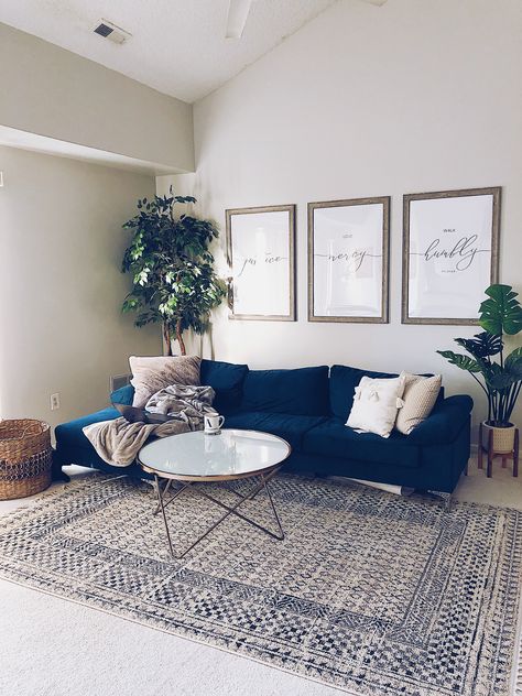 Blue Couch Grey Floor Living Room, Blue Sofa And Rug, Blue Couch Grey Floor, Living Room With Blue Grey Couch, Blue Couch Bedroom Ideas, Area Rug Blue Couch, Blue And Gold Farmhouse Living Room, Blue And Grey Couch Living Room, Neutral Living Room Navy Couch