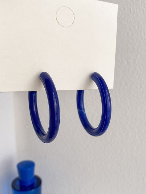 Blue Earrings Aesthetic, Blue Wishlist, Royal Blue Accessories, Royal Blue Jewelry, Indigo Jewelry, Plastic Hoop, Hoop Earrings Aesthetic, Blue Hoop Earrings, Royal Blue Earrings