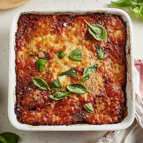 Aubergine parmigiana recipe on Second Nature Authentic Italian Lasagna, Sausage And Spaghetti Squash, Basil Pasta Sauce, Carb Dishes, Tomato Basil Pasta, Baked Spaghetti Squash, Squash Recipe, Creamy Tomato Sauce, Vodka Sauce