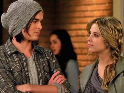 Pretty Little Liars Caleb and Hanna Caleb Pretty Little Liars, Pretty Little Liars Hanna, Rebound Relationship, Tyler Blackburn, Tv Show Couples, Tv Couples, Movie Couples, Business Insider, Sociology