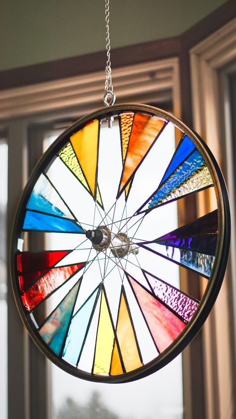 Stained Glass Sun, Stained Glass Studio, Modern Stained Glass, Making Stained Glass, Glass Garden Art, Stained Glass Suncatchers, Garden Artwork, Bicycle Art, Stained Glass Diy