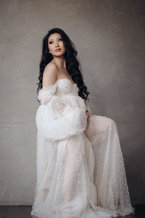 Puffy Maternity Dress, Glam Maternity Photography, Glamorous Maternity Photoshoot, Ethereal Maternity Shoot, Glam Maternity Shoot, Classy Maternity Shoot, Elegant Maternity Shoot, Gown Pregnant, Maternity Shoot Dresses