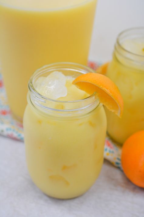 Orange Dreamsicle Moonshine, Orange Creamsicle Moonshine Recipes, Creamsicle Moonshine Recipe, Orange Creamsicle Moonshine, Creamsicle Moonshine, Orange Creamsicle Drink, Moonshine Drink Recipes, Creamsicle Drink, Homemade Moonshine