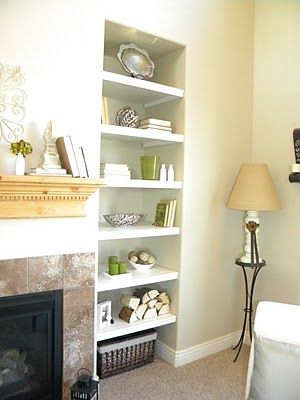 DIY Built in book shelves -turn those weird alcoves into cute bookshelves. Super easy step by step tutorial Decorating Bookcases, Hallway Niche, Decorating Built In Shelves, Bedroom Shelving, Alcove Shelves, Small Bedroom Remodel, Floating Shelves Living Room, Shelf Decor Living Room, Decorating Bookshelves