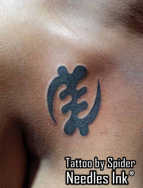 Gye Nyame Tattoo by Spider  NEEDLES INK ®  #gyenyametattoo #chesttattoo #symboltattoo #tattoo #tattoosbyspider #needlesink #spidertattoostudio #needlesinktattoos #spidertattoos #spidertattooschaguanas #bishoprotary Gye Nyame Tattoo Ideas, Gye Nyame Symbol, Gye Nyame Tattoo, Forehead Tattoo, Spiritual Tattoo, Africa Tattoos, Gye Nyame, Filipino Tattoos, Black Girls With Tattoos