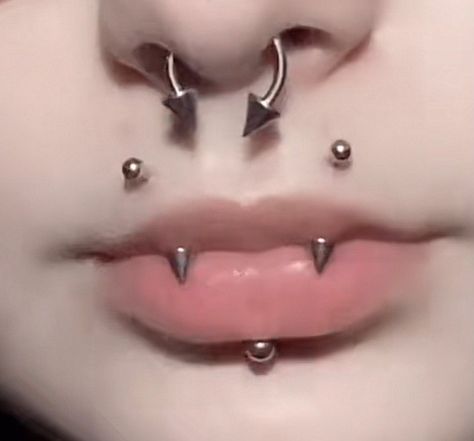 Double Lip Piercing, Types Of Lip Piercings, Angel Fangs Piercing, Fangs Piercing, Angel Fangs, Angel Bites Piercing, Angel Bites, Snake Bite Piercing, Mouth Piercings