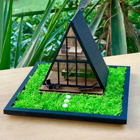 Diy Mini House Model, Tiny House Bungalow, Mini Modern House, Modern House With Garden, Green House Model, Mini House Model, Bungalow Architecture, Diy Mini House, House Bungalow