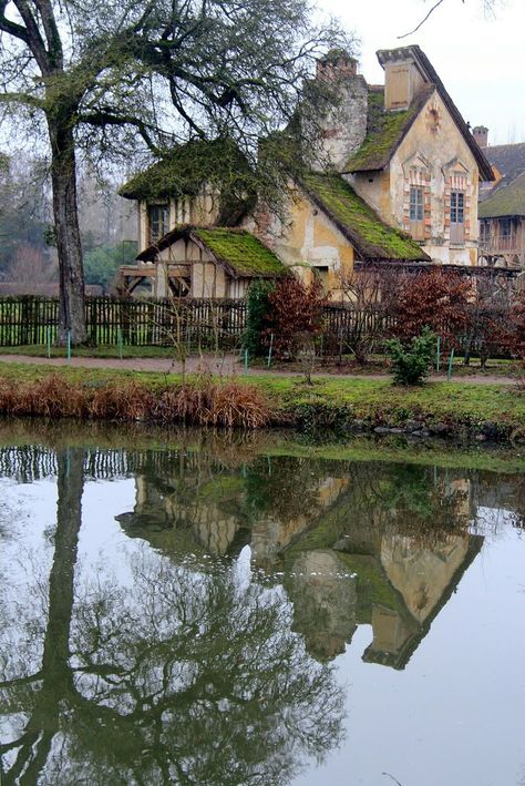 "Versailles - Marie Antoinette's Farm" by iansand on Flickr ~ Versailles - Marie Antoinette's Farm: And when the petit Trianon became oh so tedious Marie Antoinette retreated to the fake English village that she had constructed for her. Cozy French Country Living Room, French Country Living Room, English Village, Bedroom Decorating Ideas, Dream Cottage, Bedroom Decorating, French Country Decorating, Pretty House, Beautiful Buildings